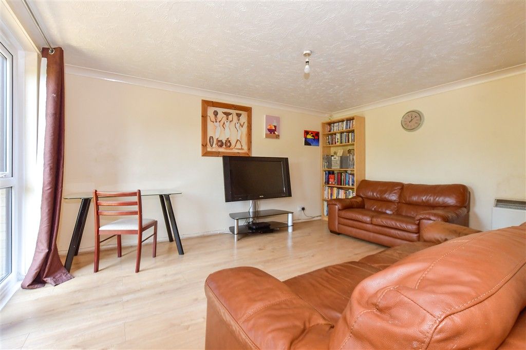 Property photo 3 of 12 Lounge/Diner