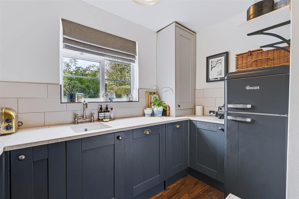 Property photo 2 of 16 Kitchen