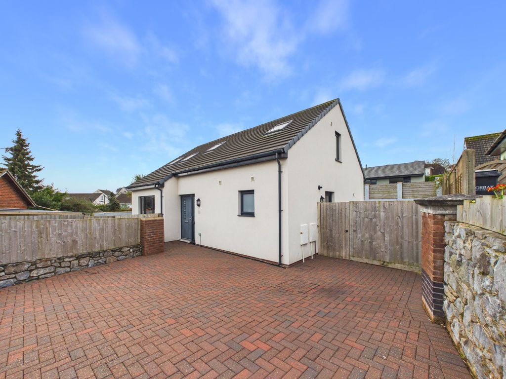 Property photo 2 of 34