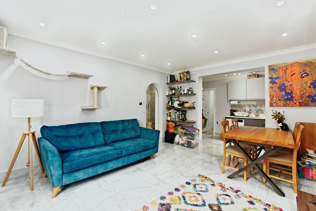 Property photo 1 of 18 Open Plan Living