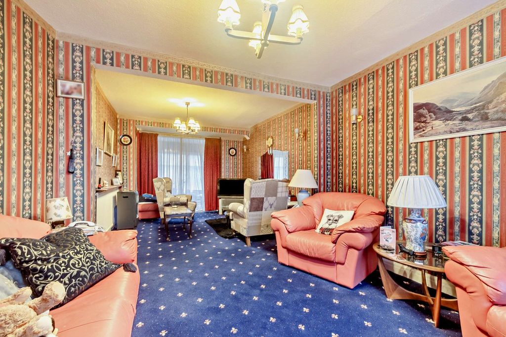 Property photo 3 of 19