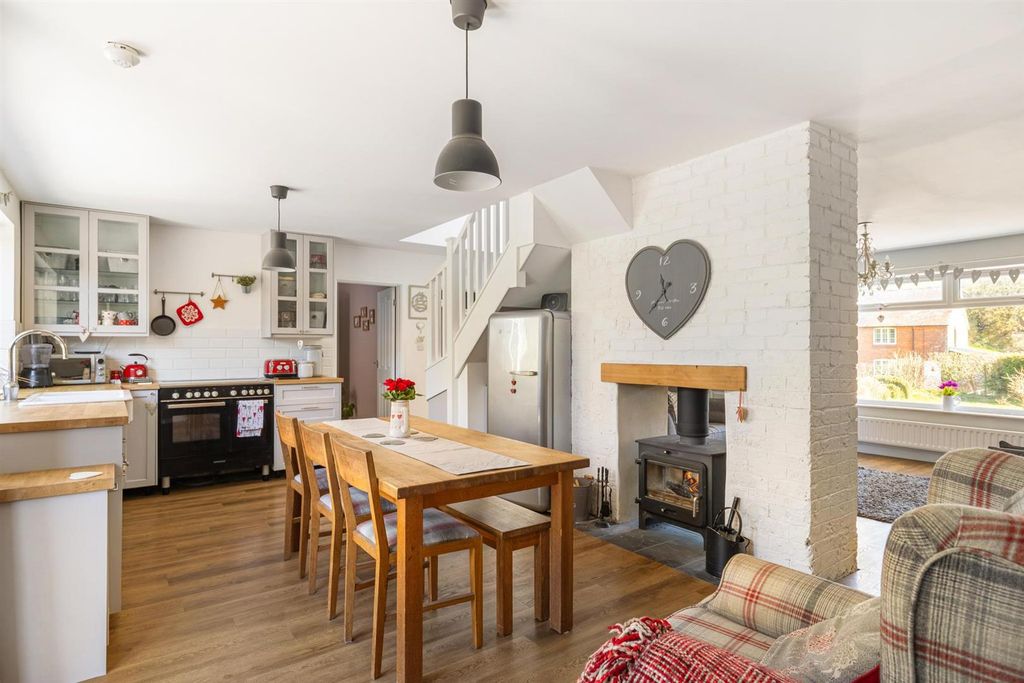 Property photo 2 of 39 010A8416-Hdr.Jpg