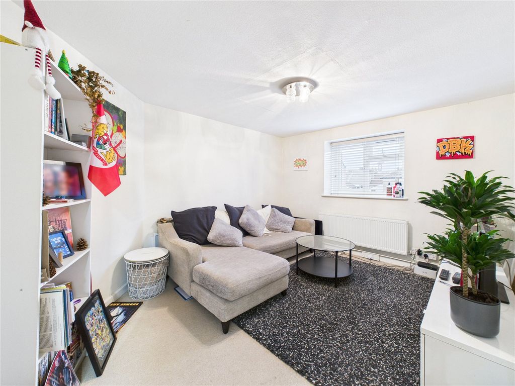 Property photo 3 of 11 Picture No. 06