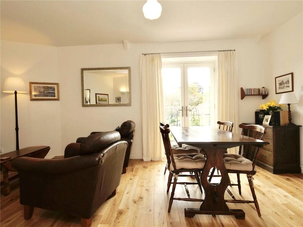 Property photo 2 of 16 Picture No. 21