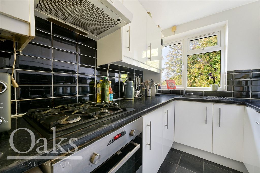 Property photo 3 of 8 Picture No. 06