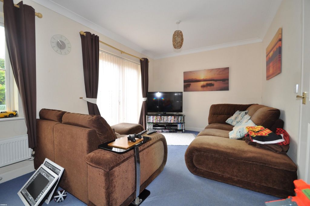 Property photo 3 of 8