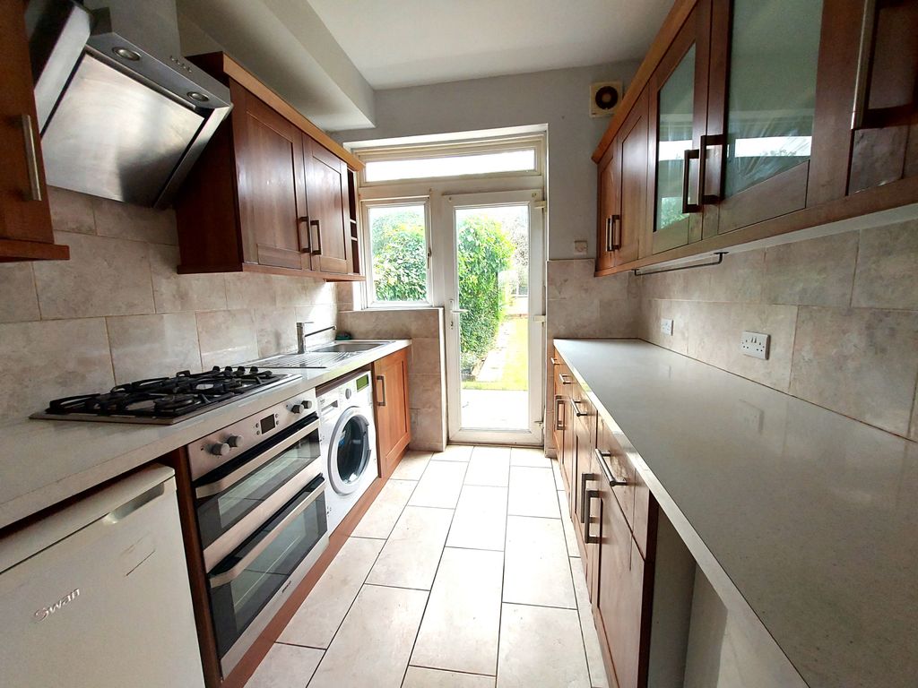 Property photo 1 of 9 Three Bedroom Terraced House