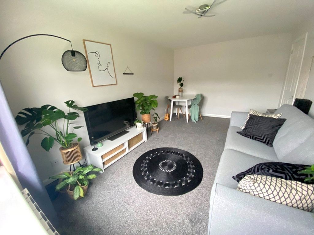 Property photo 2 of 10 Picture No. 11