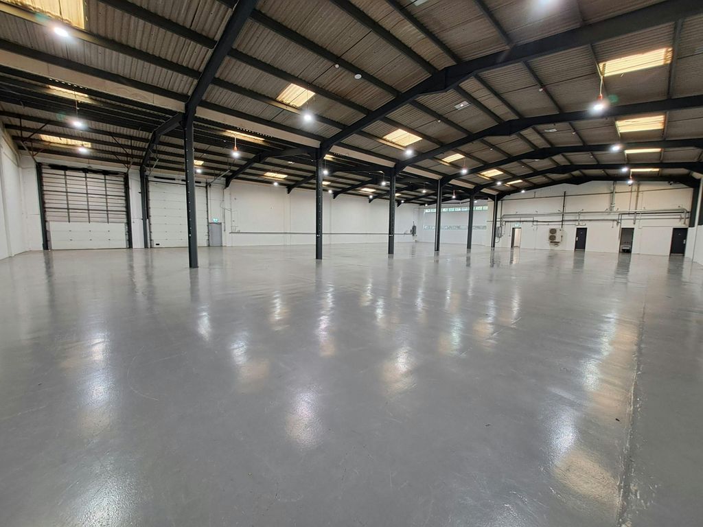 Property photo 3 of 6 4Ebf4c0Eb1Be4Ff040B2d4c0722832Fd-Unit-33-Clarke-Road-Warehouse-3.Jpg