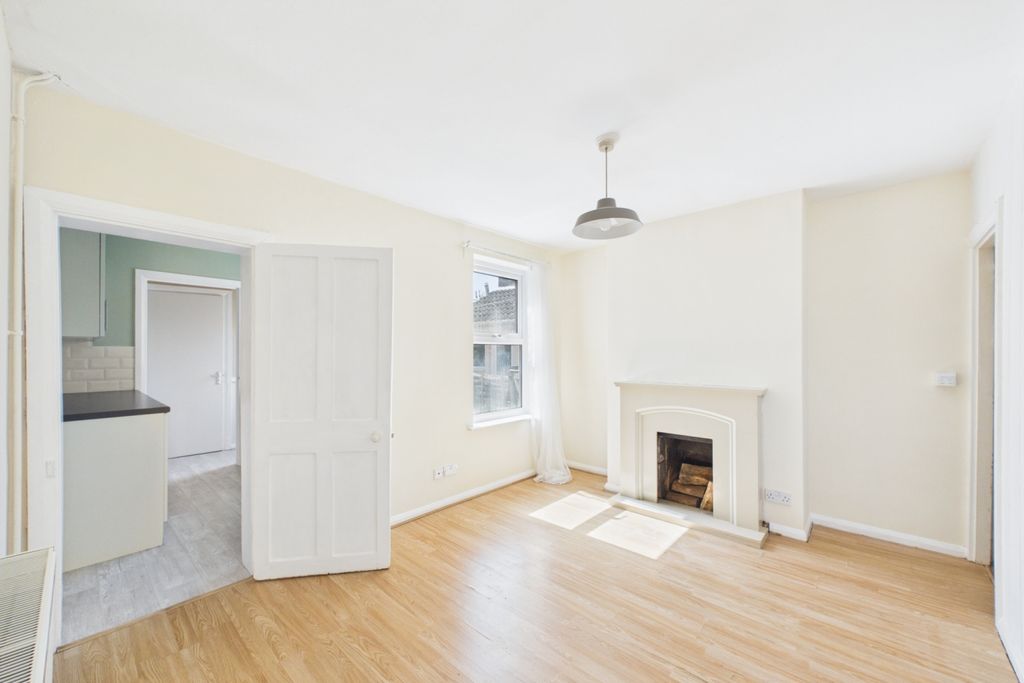 Property photo 3 of 11 Dining Room