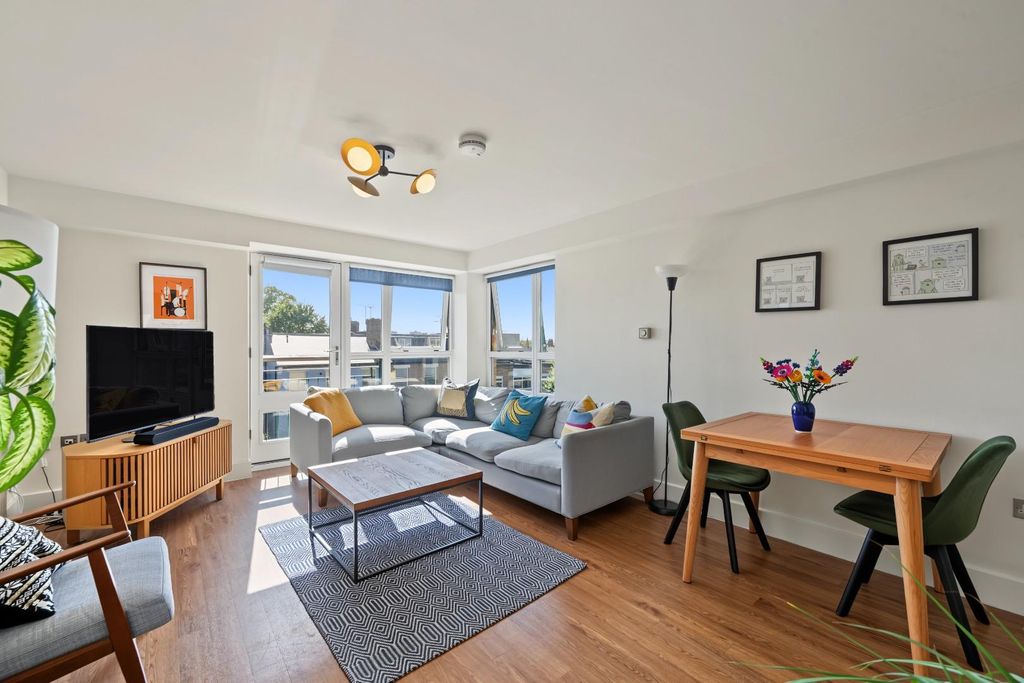 Property photo 1 of 12 Living Room