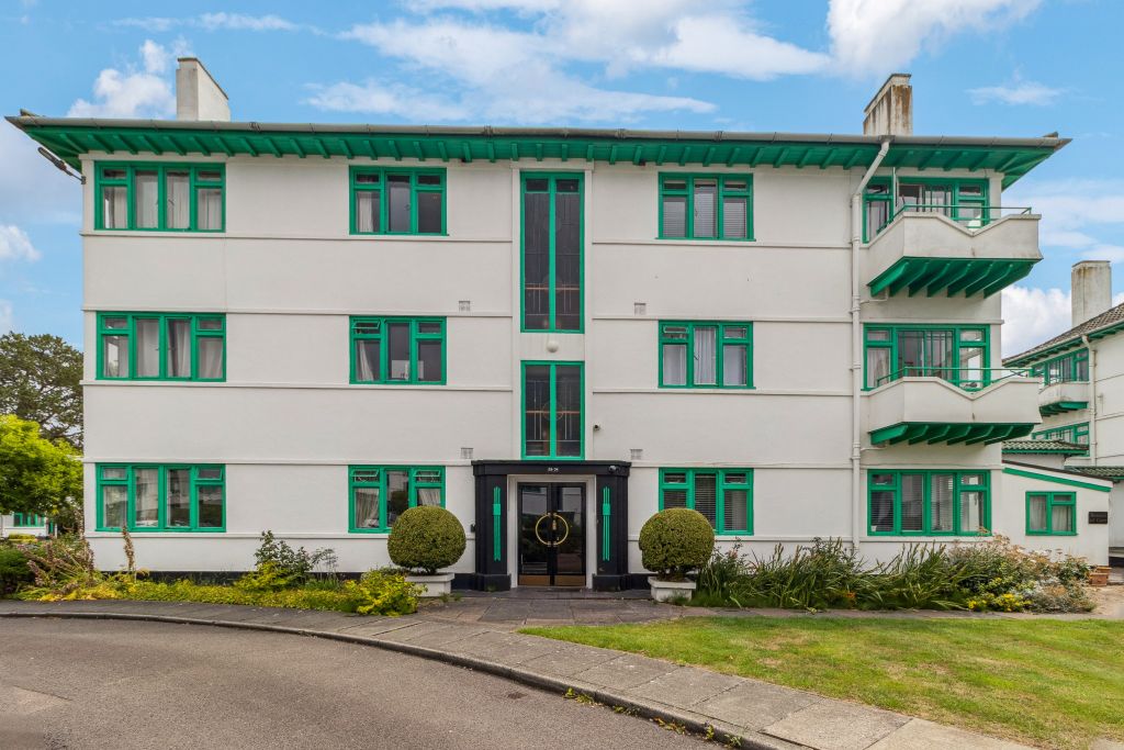 Property photo 1 of 11