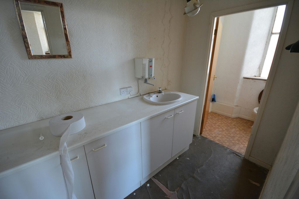 Property photo 3 of 4 W.C.