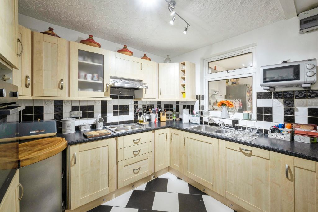 Property photo 2 of 15