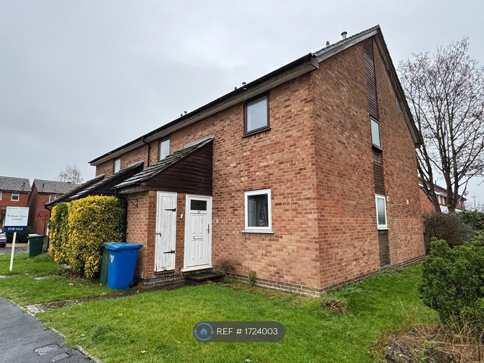 Property photo 1 of 15 Entrance (Day)