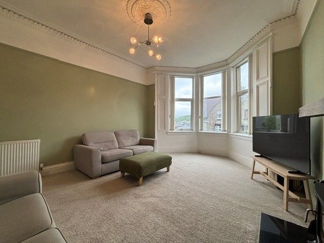 Property photo 3 of 10 Lounge