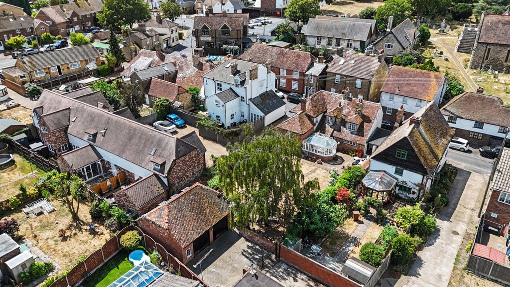 Property photo 3 of 28