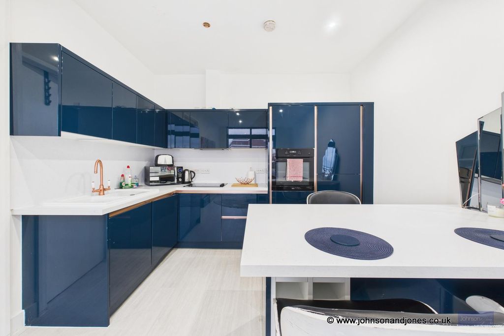 Property photo 3 of 9 3 Kitchen.Jpg