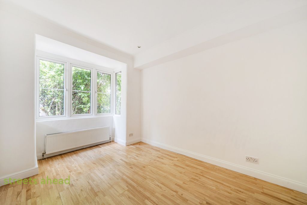 Property photo 2 of 19 48Ffe3E0-F1Fa-4De...