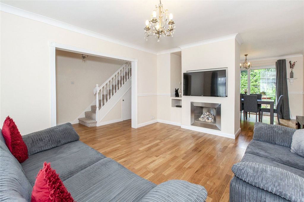 Property photo 2 of 9 E5B19Aa3-Db84-4470-B