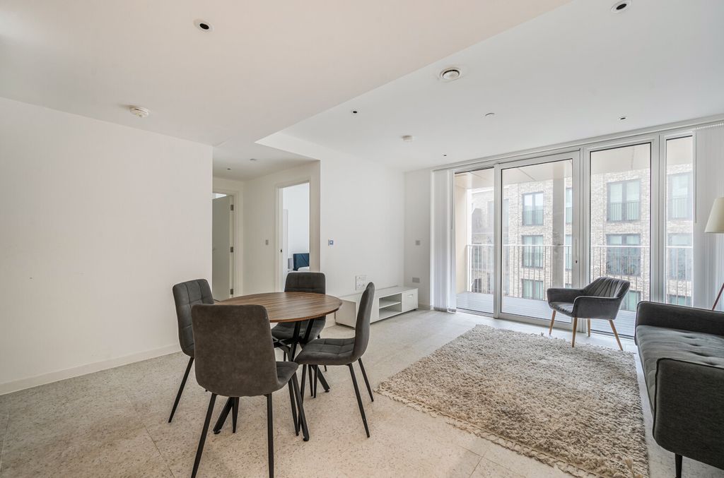 Property photo 2 of 23 1370518-14-68F192...