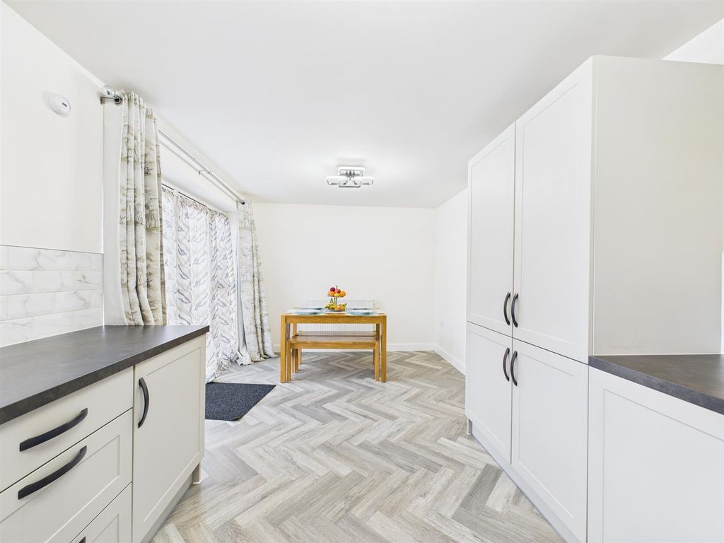 Property photo 3 of 15 Cam02435G0-Pr0104-Still012.Jpg