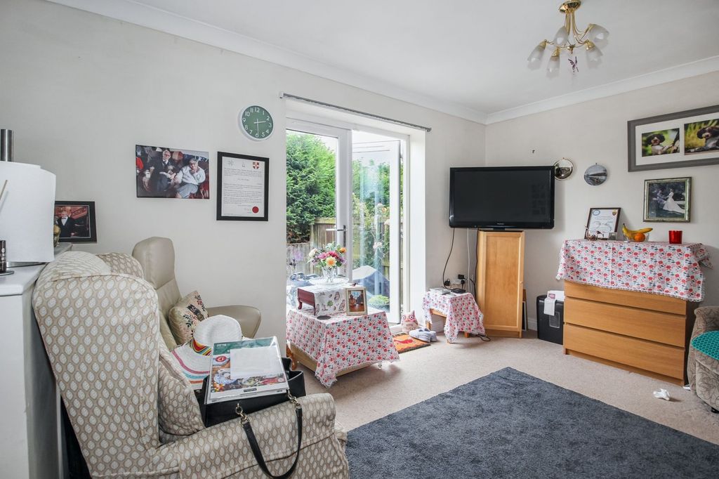 Property photo 2 of 20