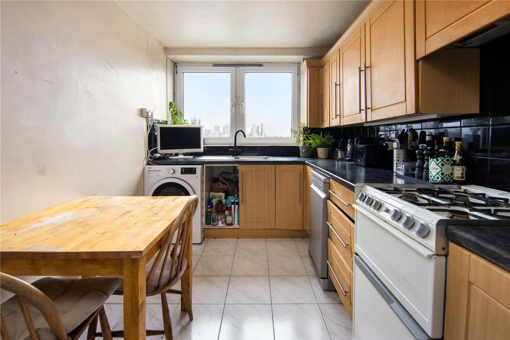 Property photo 3 of 15 Kitchen