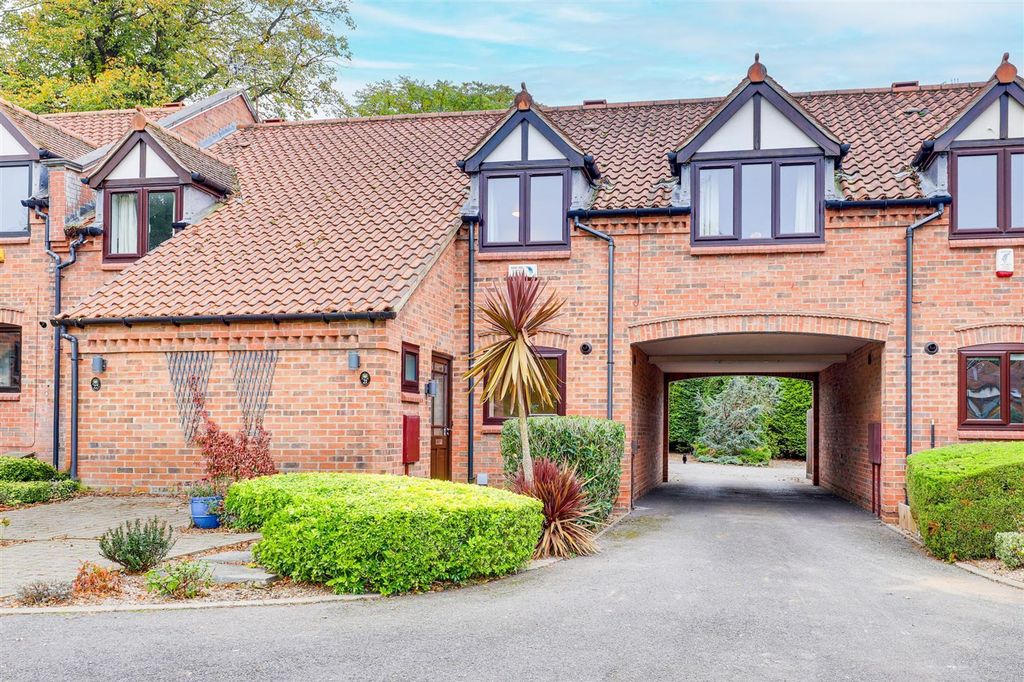 Property photo 2 of 19