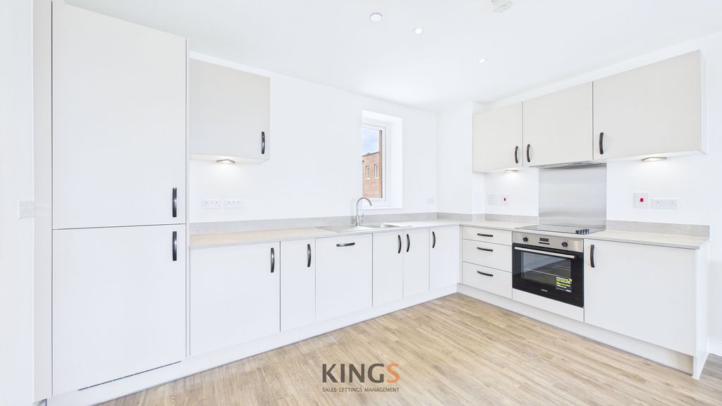 Property photo 3 of 13 Kitchen