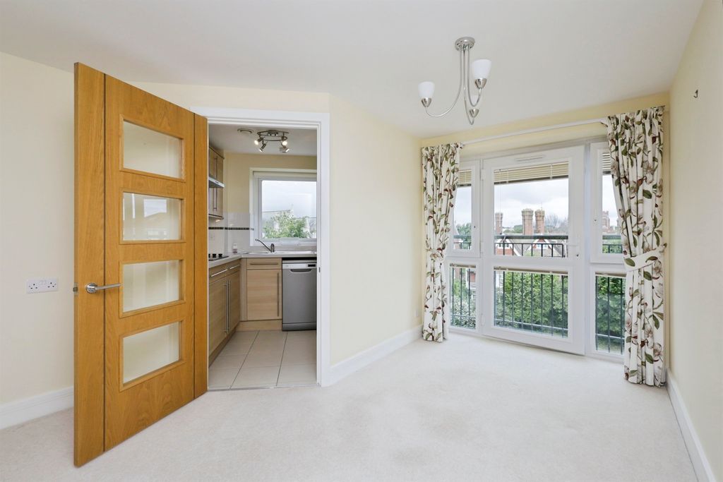 Property photo 2 of 16