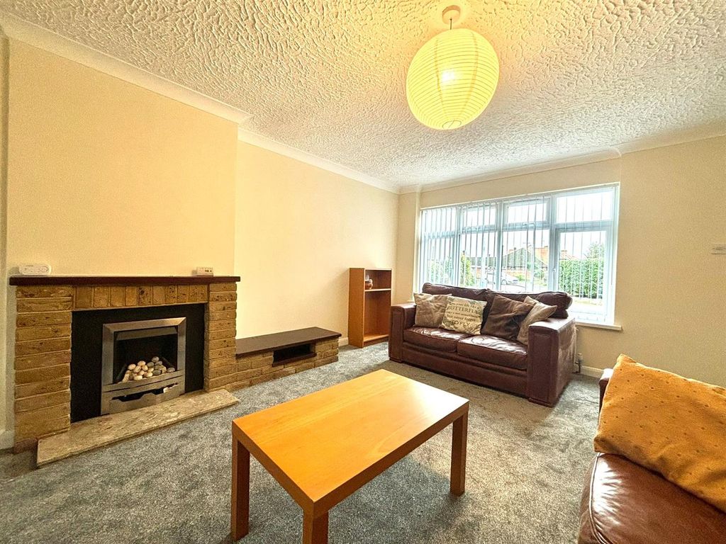 Property photo 2 of 11 Lounge.Jpeg