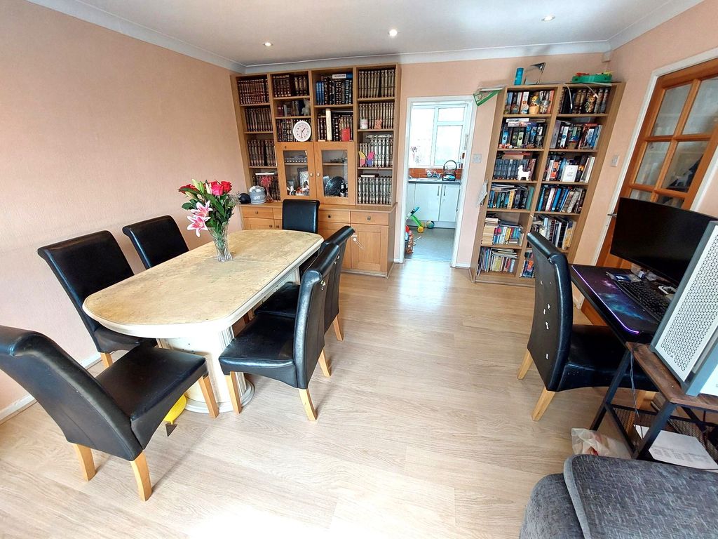 Property photo 3 of 21 20260330_133144