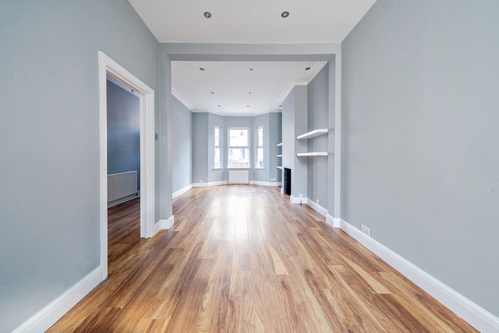 Property photo 2 of 19 1300814-8-683973B...