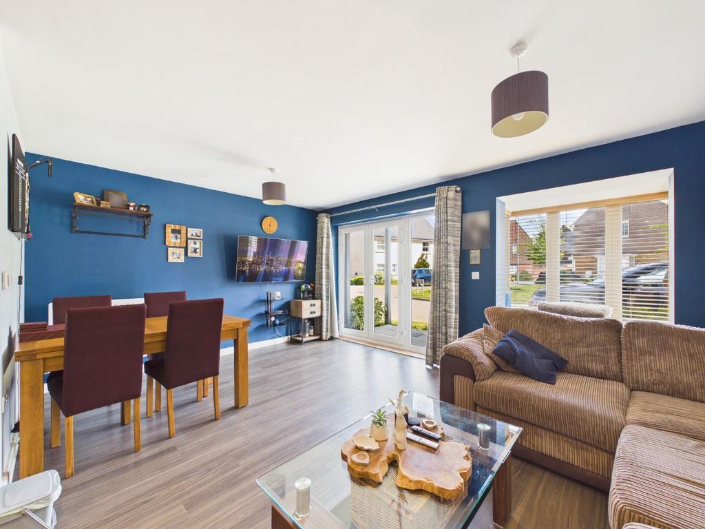 Property photo 3 of 9 Cam05010G0-Pr0084-Still005.Jpg