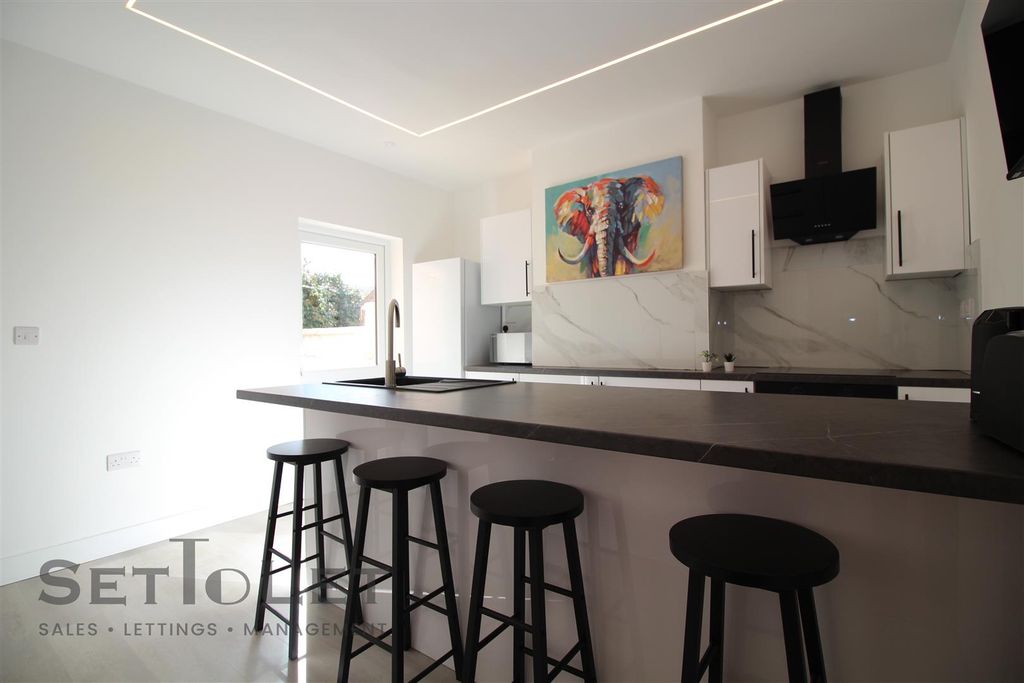 Property photo 3 of 18 Img_0887.Jpg