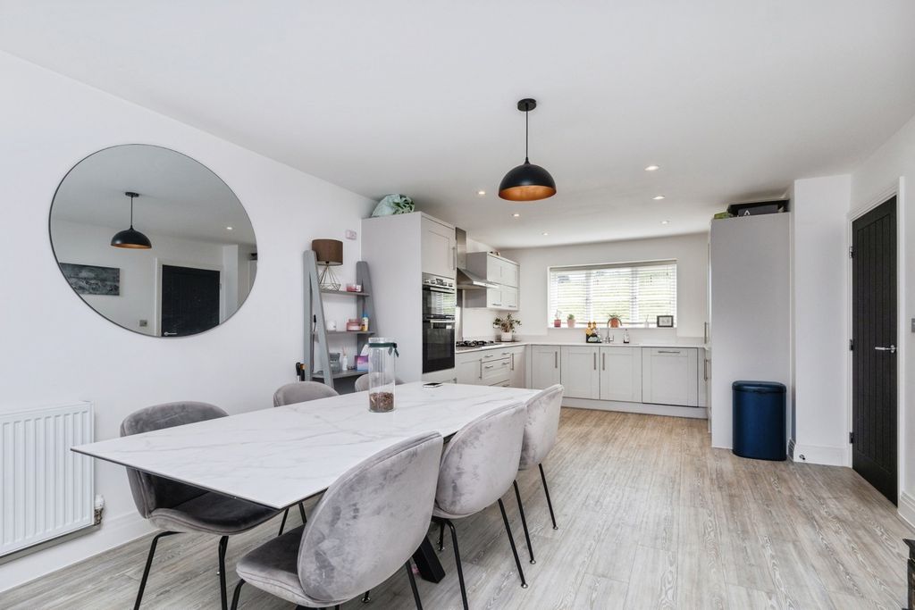 Property photo 2 of 17 Pbox-Img.Jpg