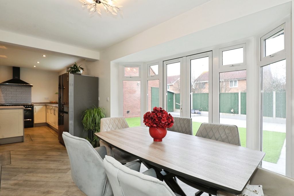 Property photo 3 of 23 Pbox-Img.Jpg