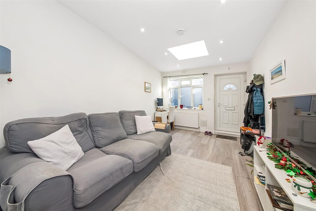 Property photo 3 of 11 Img_5973-2.Jpg