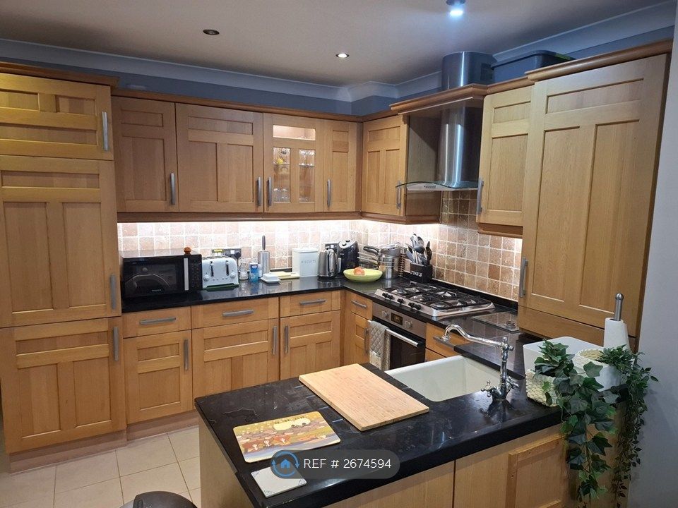 Property photo 2 of 19 Kitchen