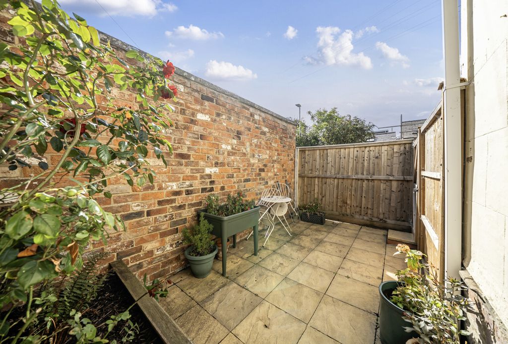 Property photo 2 of 15 1345076-3-68B5B65...