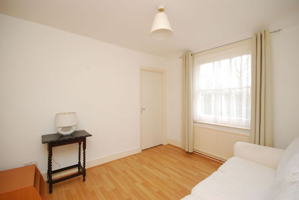 Property photo 2 of 5