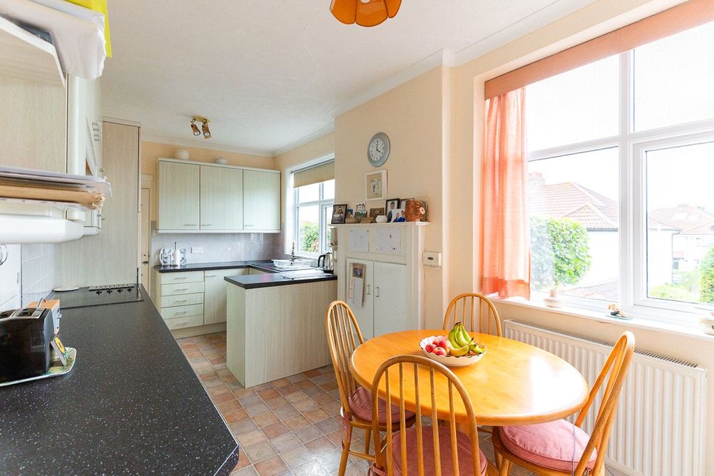 Property photo 3 of 28 Picture No. 09