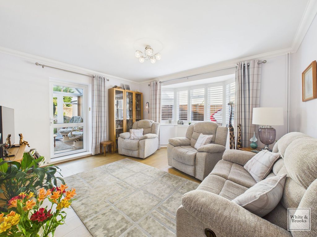 Property photo 2 of 24 Living Room