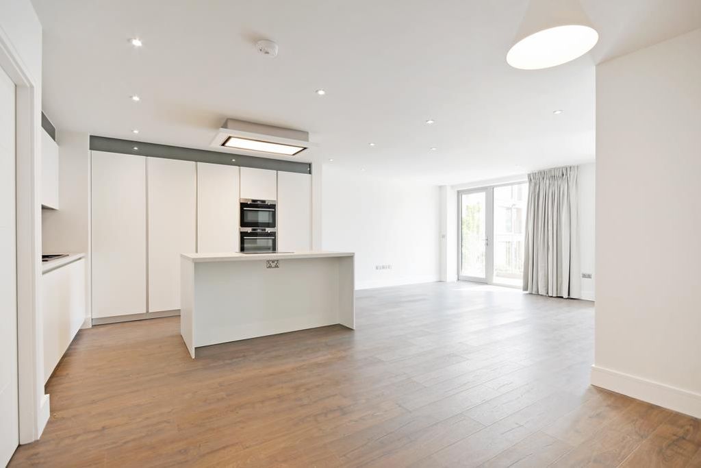 Property photo 2 of 13 Living Kitchen