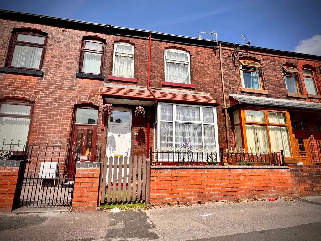 Property photo 1 of 12