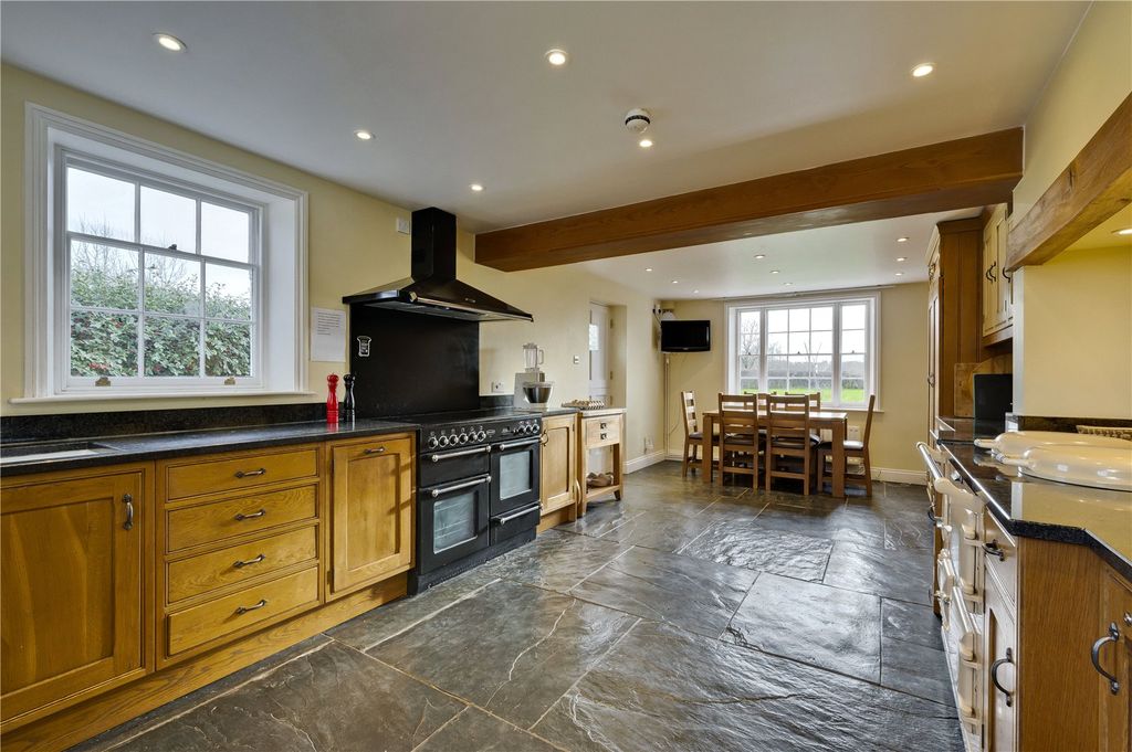 Property photo 3 of 14 Picture No. 05