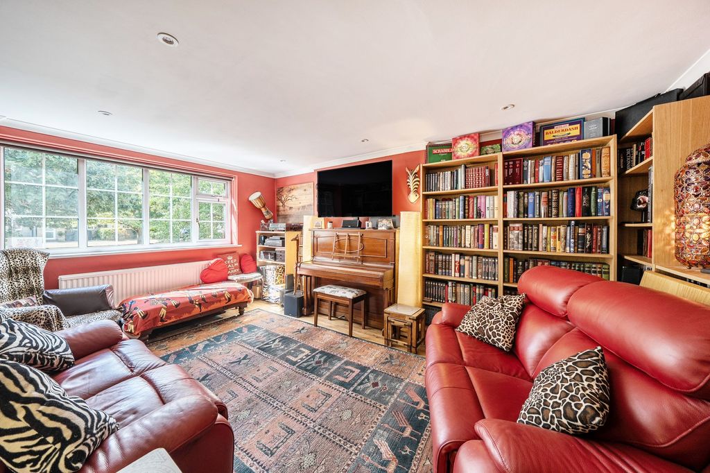 Property photo 3 of 15