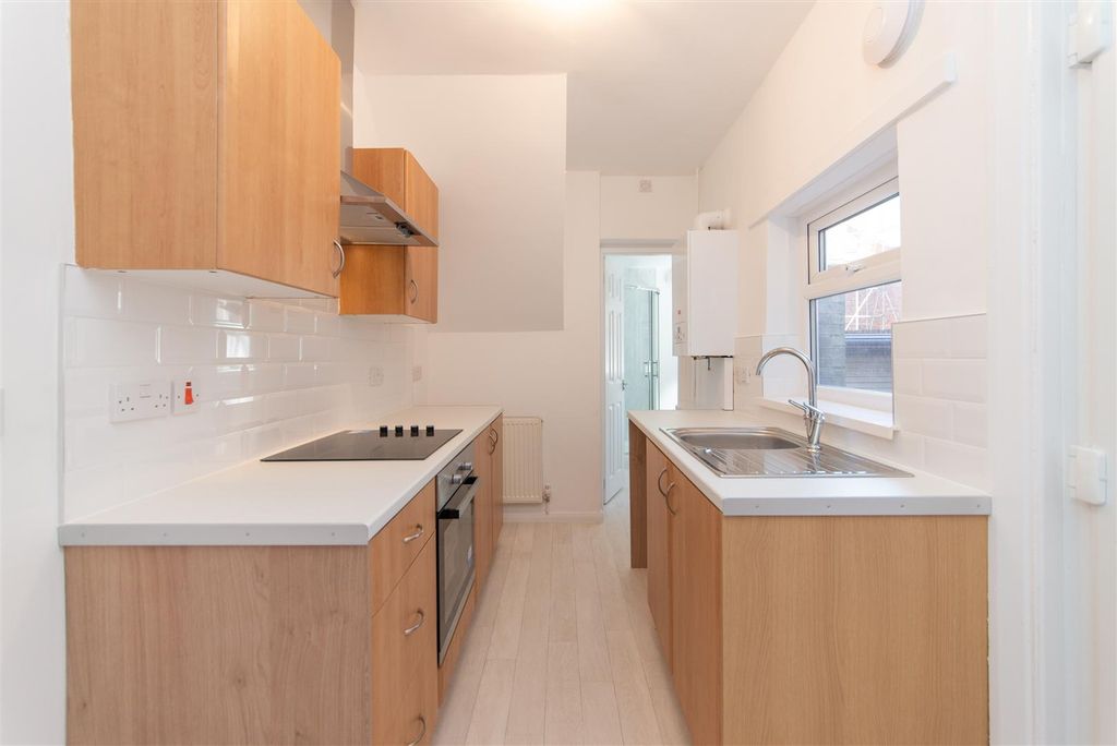 Property photo 2 of 12 Edit-7999.Jpg