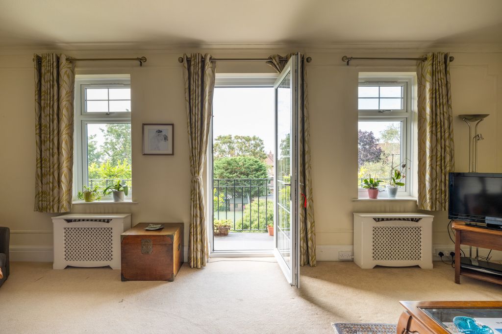 Property photo 3 of 13 Reception Room